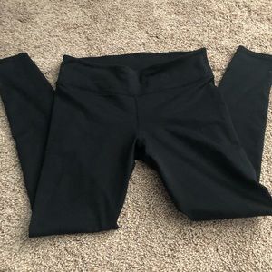 black fabletics leggings (i think 7/8 length)